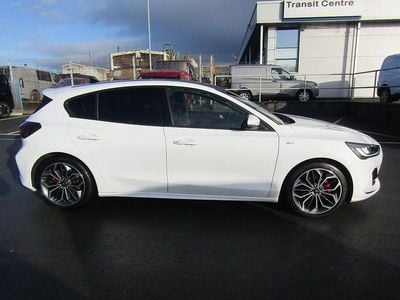 Gebraucht Ford Focus ST-Line X 2023 Weiß Kleinwagen