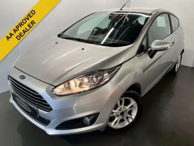Second-hand Ford Fiesta Zetec 82 CP (60 kW) 2015 Argintiu Hatchback