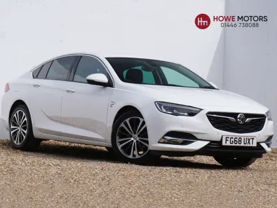 Used Vauxhall Insignia Elite 165 HP (121 kW) 2018 White Hatchback