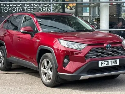 Usado Toyota RAV4 Design 218 HP (160 kW) 2025 SUV