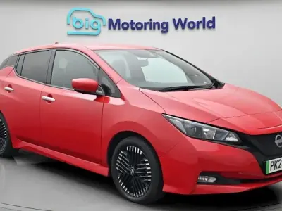 Used Nissan Leaf N-Connecta 110 kW (150 HP) 2023 Red Hatchback