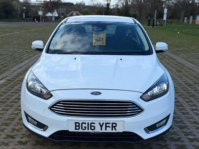 Used Ford Focus Titanium 125 HP (91 kW) 2016 White Hatchback