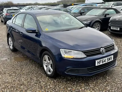 Używany VW Jetta SE 105 KM (77 kW) 2014 Niebieski Sedan/Limuzyna