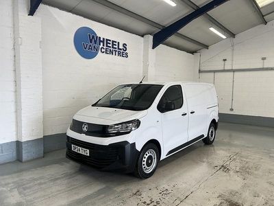 Used Vauxhall Vivaro S 120 HP (88 kW) 2024 White MPV