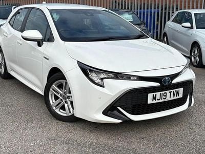White Used 2019 Toyota Corolla Hatchback | £14,490 (Fair price)