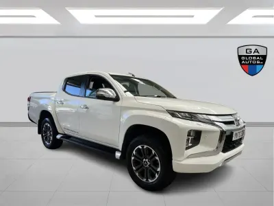 Used Mitsubishi L200 150 HP (110 kW) 2020 White Pickup