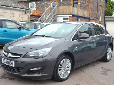 Used Vauxhall Astra Excite 115 HP (84 kW) 2014 Grey Hatchback