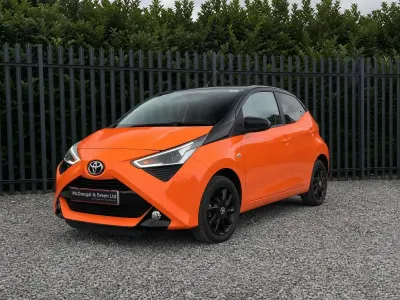 Used Toyota Aygo X-cite 72 HP (52 kW) 2019 Orange Hatchback