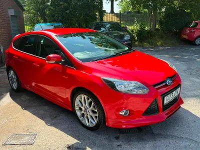 Used Ford Focus Zetec 125 HP (91 kW) 2013 Red Hatchback