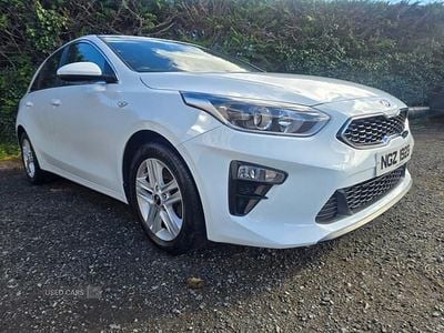 Used Kia Ceed 114 HP (83 kW) 2019 White Hatchback