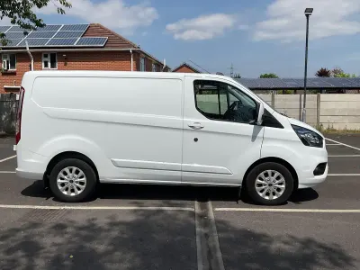 Used Ford Transit Custom Limited 130 HP (95 kW) 2023 White Van