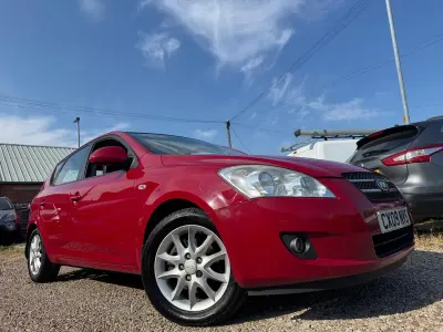 Used Kia Ceed 120 HP (88 kW) 2009 Red Hatchback