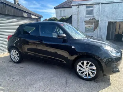 Usado Suzuki Swift SZ-T 83 CV (61 kW) 2023 Negro Utilitario