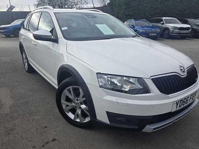Used Skoda Octavia Scout 4x4 135 HP (99 kW) 2016 White Hatchback