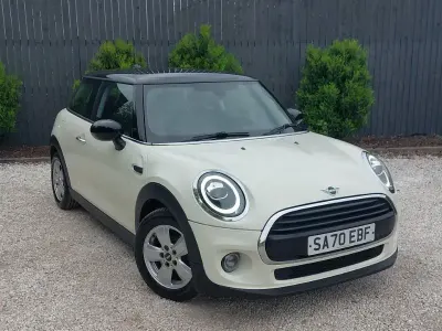 Używany Mini Cooper Classic 136 KM (100 kW) 2020 Biały Hatchback
