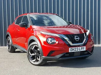 Used Nissan Juke N-Connecta 114 HP (83 kW) 2023 Red SUV