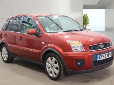Usado Ford Fusion 101 CV (74 kW) 2008 Rojo Utilitario