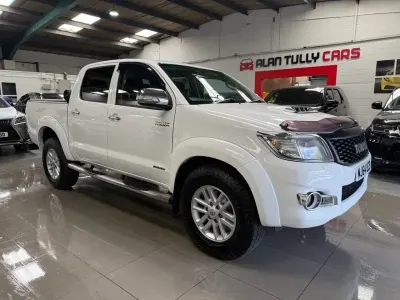 Używany Toyota HiLux 171 KM (125 kW) 2014 Biały Pickup