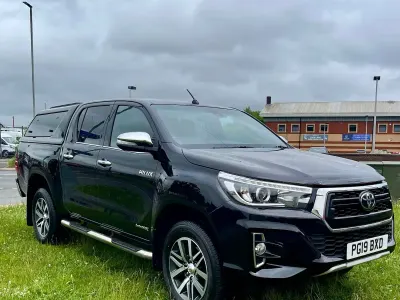 Used Toyota HiLux 150 HP (110 kW) 2019 Black Pickup