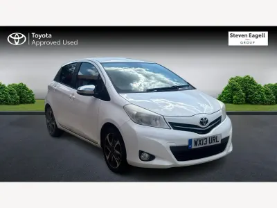 Used Toyota Yaris Trend 99 HP (72 kW) 2013 White Hatchback