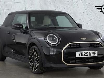 Usado Mini Cooper Hatch 113 kW (154 HP) 2025 Preto Citadino