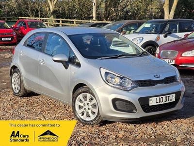Silver Used 2014 Kia Rio Hatchback | £4,990 (Good price)