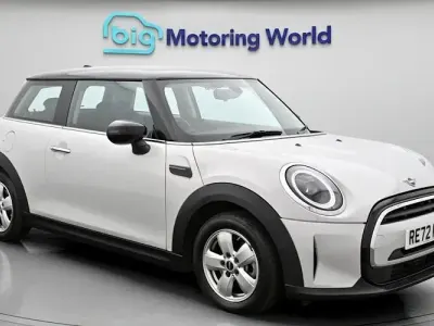 Used Mini Cooper Classic 136 HP (100 kW) 2022 Silver Hatchback