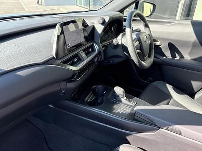 Lexus UX 300h