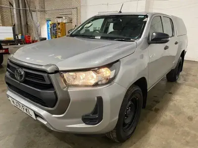 Used Toyota HiLux Active 148 HP (108 kW) 2021 Silver Pickup