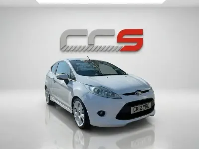 Used Ford Fiesta Zetec 118 HP (86 kW) 2012 White Hatchback