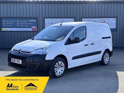 Used Citroën Berlingo 75 HP (55 kW) 2017 White MPV