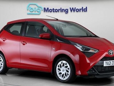 Used Toyota Aygo X-play 72 HP (52 kW) 2021 Red Hatchback
