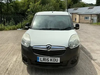 Used Vauxhall Combo 2015 White MPV