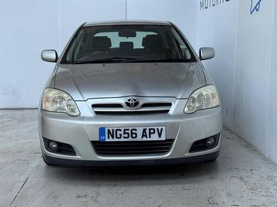 Usado Toyota Corolla 97 HP (71 kW) 2006 Prateado Citadino
