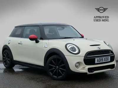 Usado Mini Cooper S Classic 189 HP (139 kW) 2019 Branco Citadino