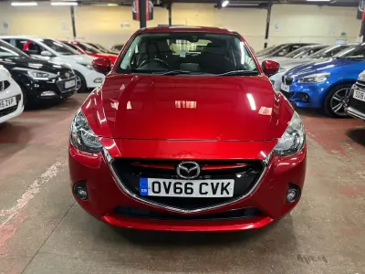 Używany Mazda 2 Inclusive 2016 Czerwony Hatchback