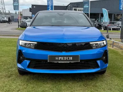 Begagnad Vauxhall Astra S 128 HK (94 kW) 2024 Blå Halvkombi