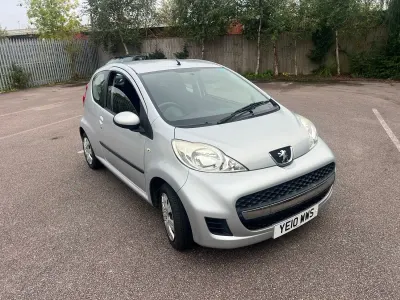 Second-hand Peugeot 107 68 CP (50 kW) 2010 Argintiu Hatchback