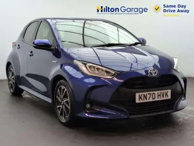Used Toyota Yaris Design 114 HP (83 kW) 2020 Blue Hatchback