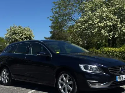 Usado Volvo V60 SE Lux 190 CV (139 kW) 2016 Azul Familiar