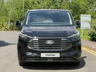 Nuevo Ford Transit Custom Limited 136 CV (100 kW) 2025 Negro Van