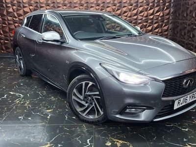 Infiniti Q30
