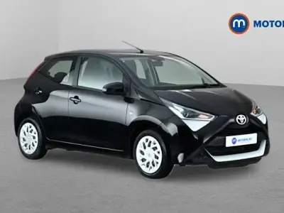 Used Toyota Aygo X-play 72 HP (52 kW) 2020 Hatchback