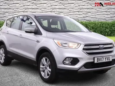 Używany Ford Kuga Zetec 120 KM (88 kW) 2017 Srebrny SUV