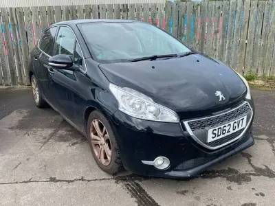 Used Peugeot 208 Allure 95 HP (69 kW) 2012 Black Hatchback