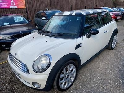 Used Mini Cooper Hatch 2009 White Hatchback