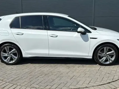 Used VW Golf VIII R-line 147 HP (108 kW) 2023 White Hatchback