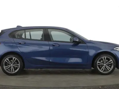 Used BMW 118 Sport Line 2023 Blue Hatchback