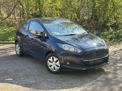 Used Ford Fiesta 75 HP (55 kW) 2015 Blue Hatchback