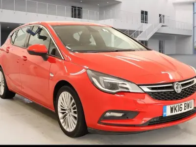 Used Vauxhall Astra Elite 136 HP (100 kW) 2016 Red Hatchback
